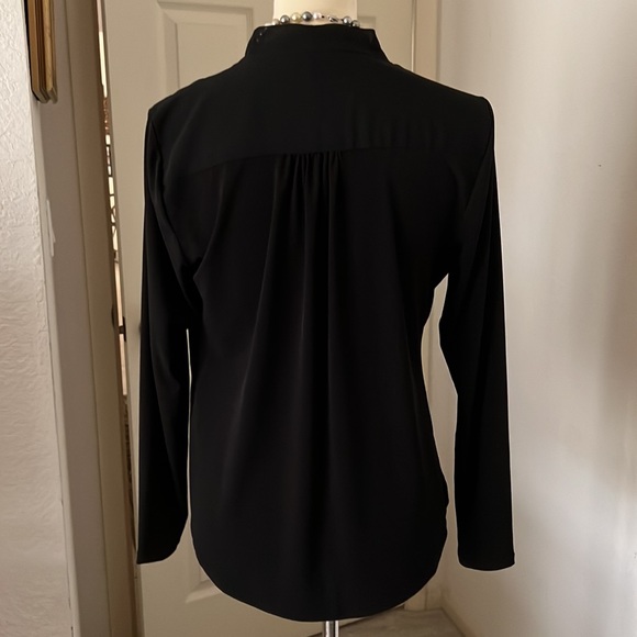 Afani Basic Black Blouse - Picture 4 of 9